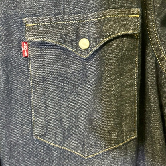 Levi's Dark Blue Button Down Shirt - Picture 9 of 9